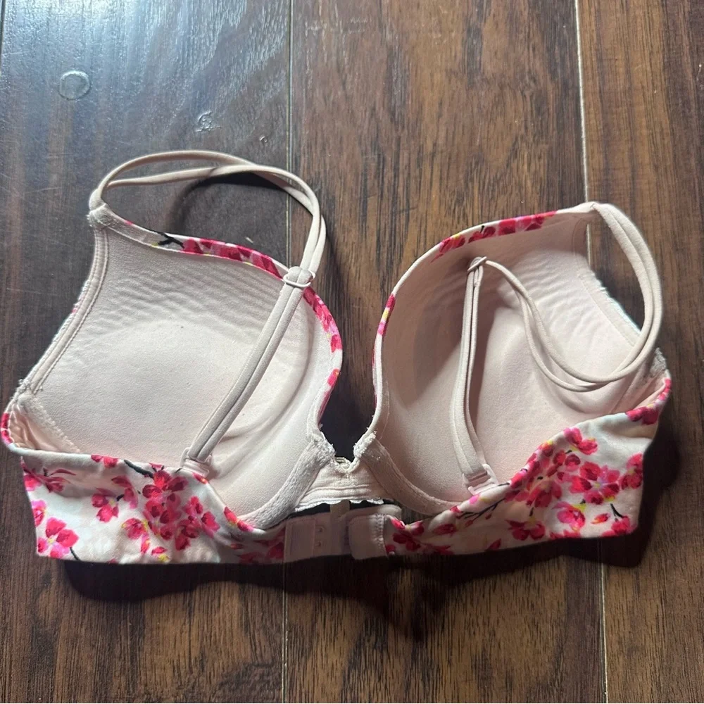 Victoria's Secret Very Sexy Floral Lace Push Up Bra Size 34C